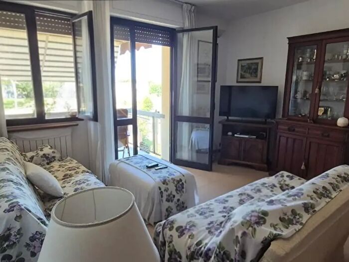 Appartamento con 6 locali in vendita in Viareggio