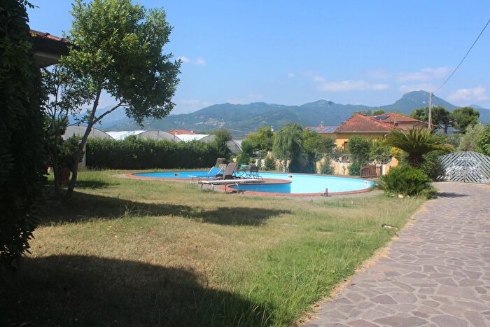 Casa trilocale in affitto in Camaiore