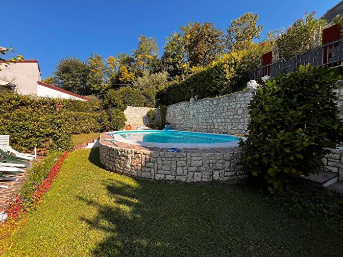 Casa con 6 locali in vendita in Via Renzano, Renzano, Salò