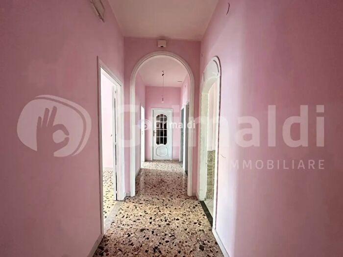 Appartamento trilocale in vendita in Via Nazionale delle Puglie, Casalnuovo Di Napoli