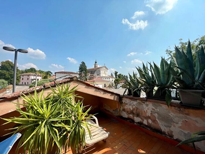 Casa con 8 locali in vendita in Via Vittorio Veneto, Castelnuovo Del Garda