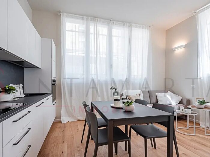 Appartamento trilocale in vendita in Via Francesco Primaticcio, Milano