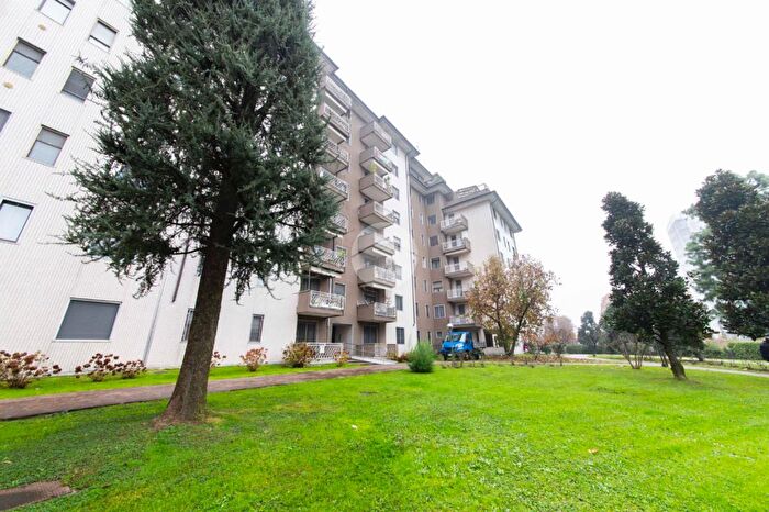 Appartamento trilocale in vendita in Via Massimo dAzeglio, Rozzano