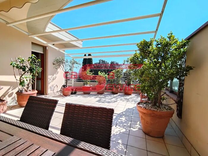 Appartamento con 5 locali in vendita in Montecatini Terme