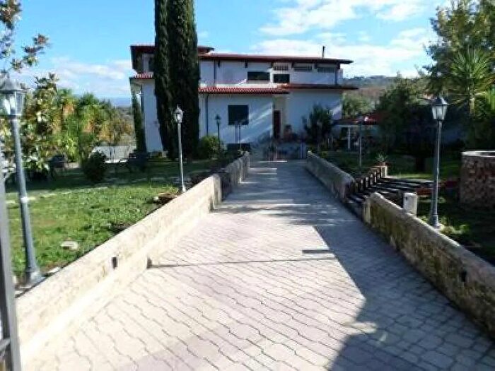 Casa con 9 locali in vendita in Malvitani Marano Marchesato, Marano Marchesato