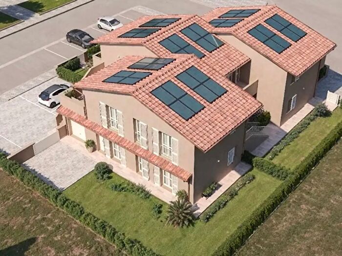 Appartamento quadrilocale in vendita in Nrico De Nicola, Pontedera