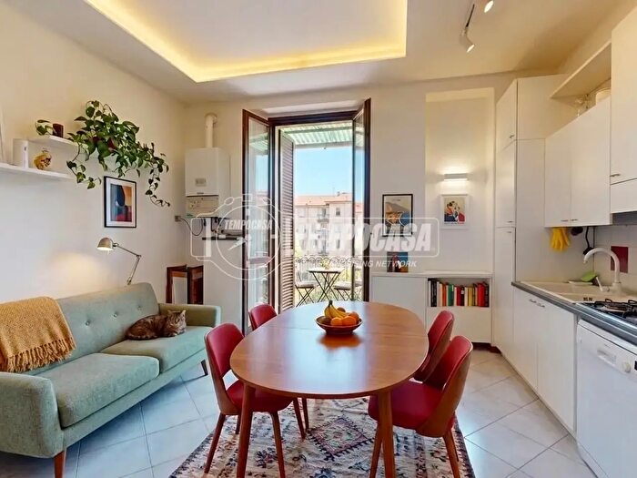Appartamento trilocale in vendita in Via Ferrante Aporti, Milano