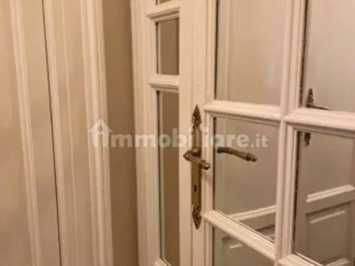 Appartamento con 6 locali in vendita in Via Rovani, Milano