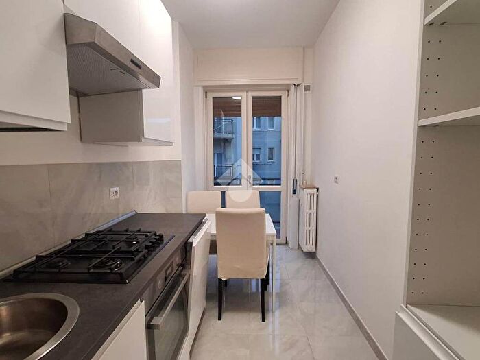 Appartamento bilocale in affitto in Via benigno crespi, Dergano, Milano