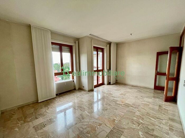 Appartamento quadrilocale in affitto in Via Enrico Toti, Grazie Vecchie Boschetti Reali, Monza