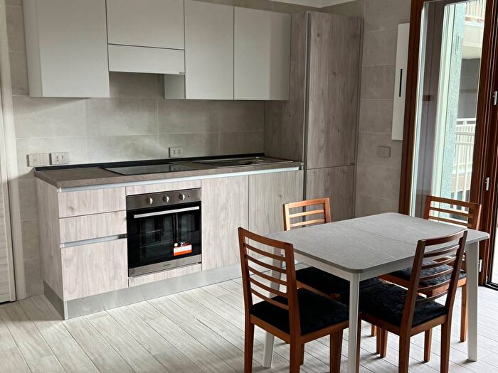 Appartamento trilocale in affitto in Via Giuseppe Padulli, Piazzale Siena, Milano