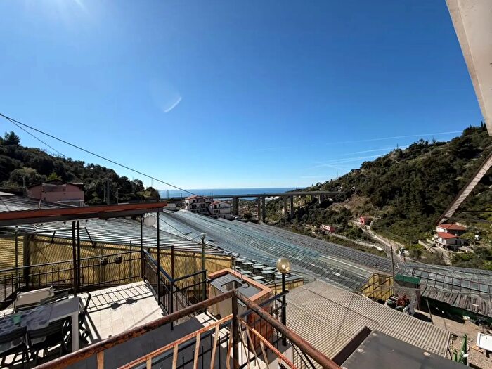 Appartamento trilocale in vendita in Carrer San Pietro, Sanremo