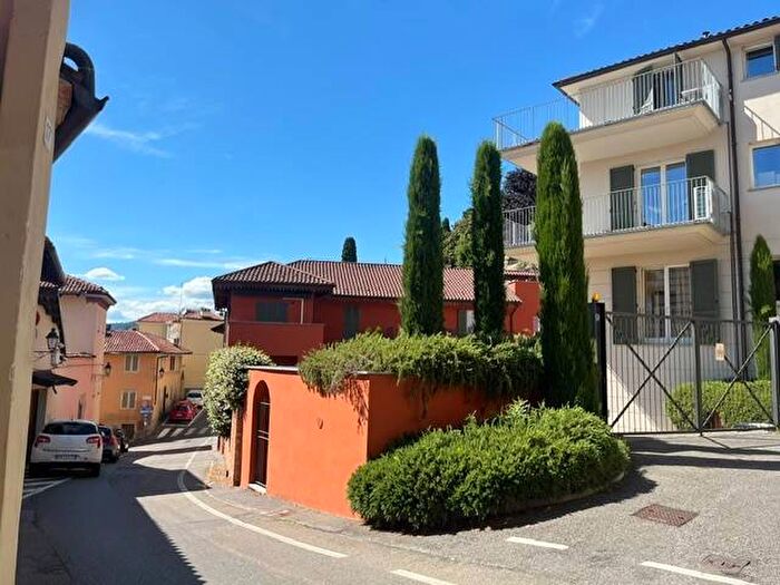 Appartamento con 6 locali in affitto in Via Albussano, Centro Storico, Chieri