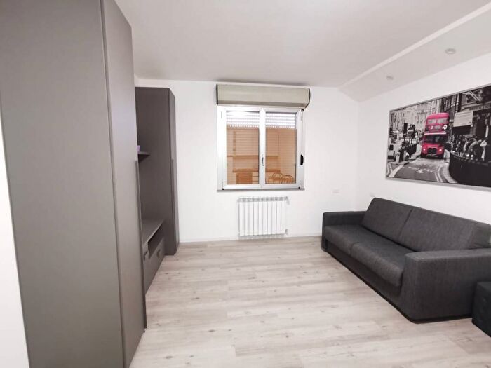 Appartamento monolocale in affitto in Via Brogeda, Ponte Chiasso, Como