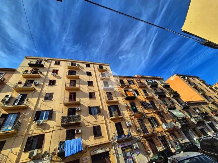 Appartamento quadrilocale in vendita in Via Francesco Paolo Perez, Palermo