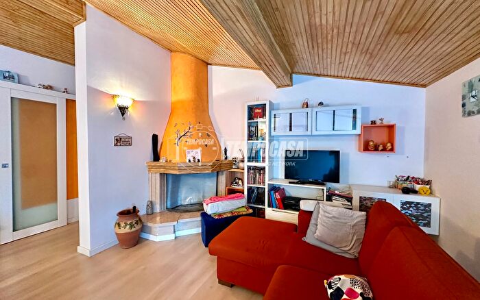 Appartamento trilocale in vendita in Via Cavaghi, Foresto Sparso