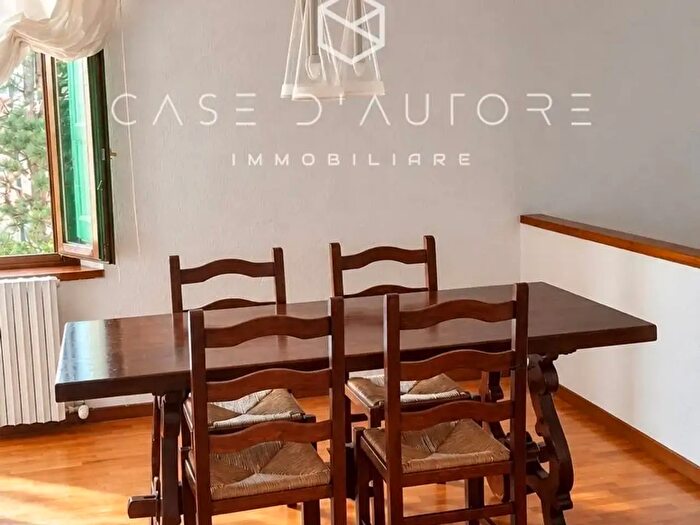 Appartamento trilocale in vendita in Via Brunico, Varese