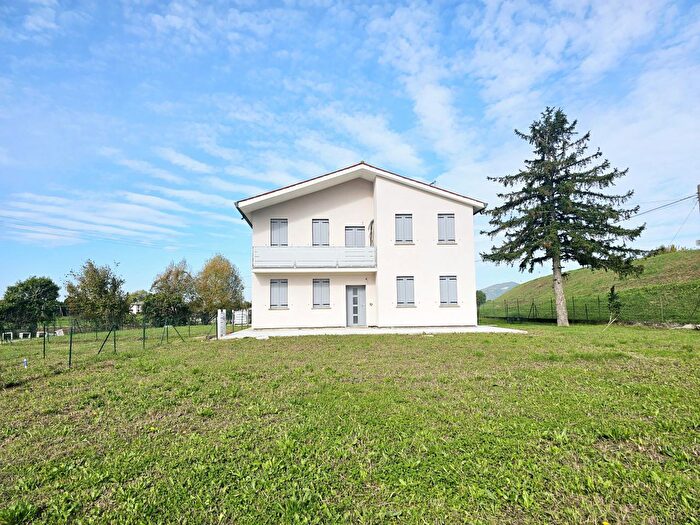 Appartamento trilocale in vendita in Via Sostegno, Este