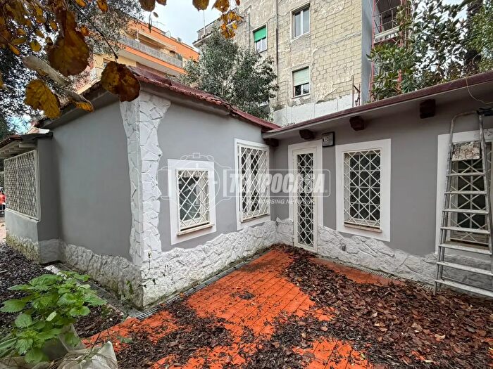 Appartamento trilocale in vendita in Via Orte, Roma