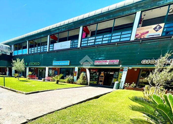 Appartamento trilocale in vendita in Via Eschilo, Roma