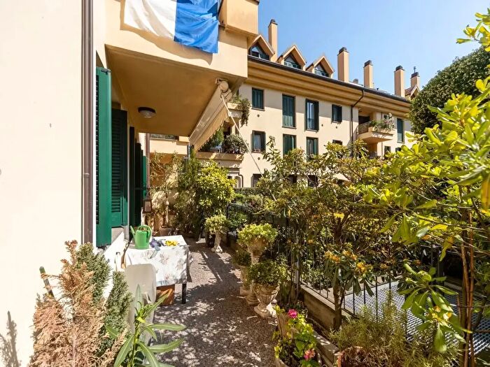 Appartamento trilocale in vendita in Via Achille Grandi, Desio