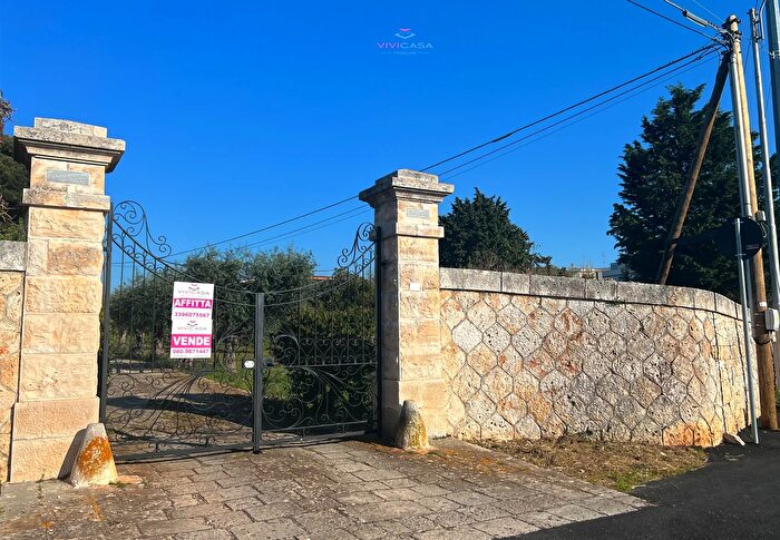 Casa con 8 locali in vendita in Via Conversano Putignano, Putignano