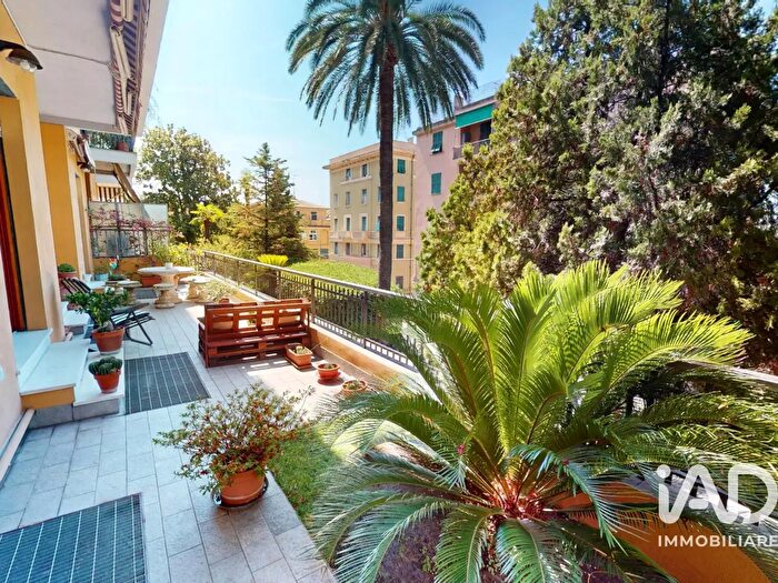 Appartamento con 5 locali in vendita in Via Borgoratti, Genova