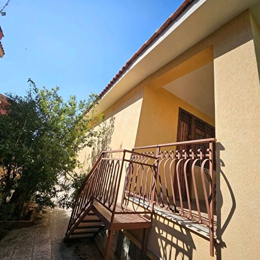 Casa quadrilocale in vendita in Via Cesare Beccaria, Palermo