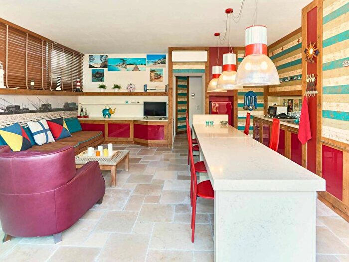 Appartamento trilocale in affitto in Viale Giacomo Puccini, Mare, Cervia