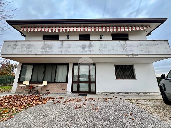 Casa con 6 locali in vendita in Via dei Vivai, Saonara