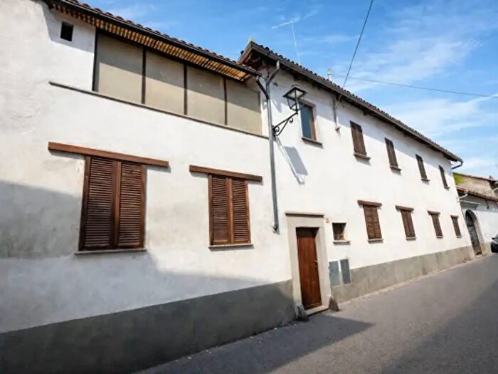 Appartamento trilocale in vendita in Via Giuseppe Garibaldi, Sommariva Del Bosco