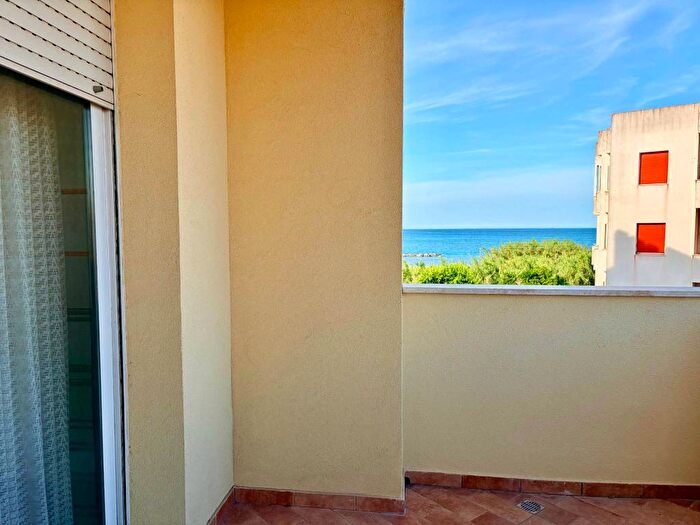 Appartamento quadrilocale in affitto in Via Marina, Marina Di Montemarciano, Montemarciano