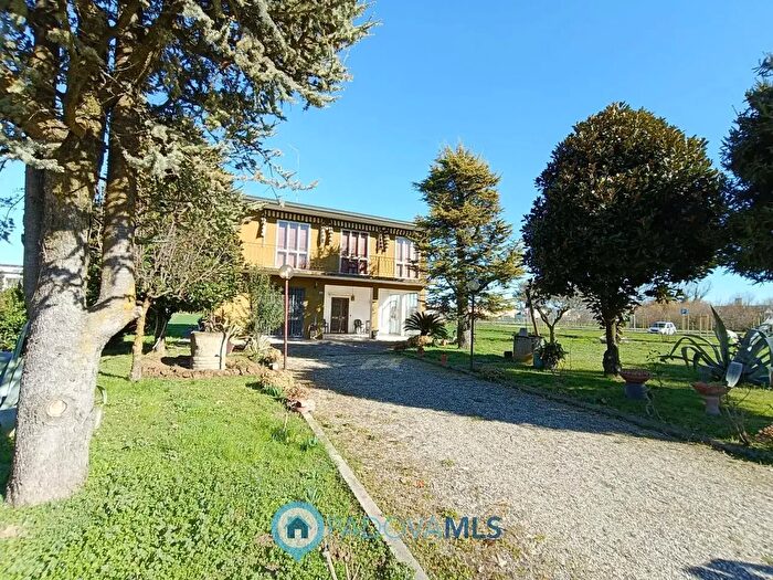 Casa con 6 locali in vendita in Via Alteniero Azzoni, Padova