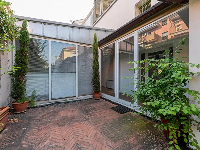 Appartamento con 5 locali in vendita in Via Teramo, Milano