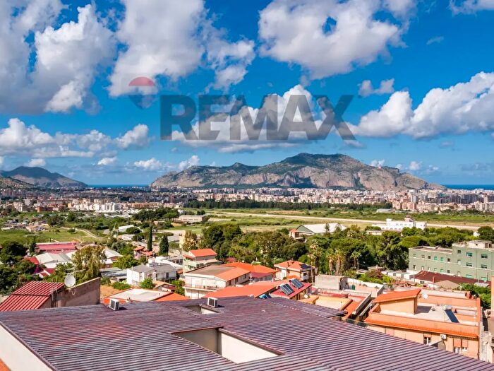Appartamento con 5 locali in vendita in Via Francesco Emanuele Cangiamila, Palermo
