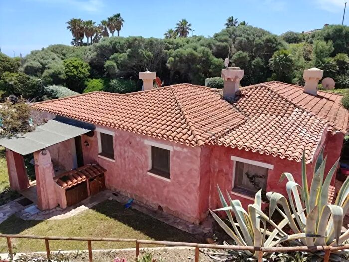 Appartamento con 6 locali in vendita in Via Brianza, Stintino