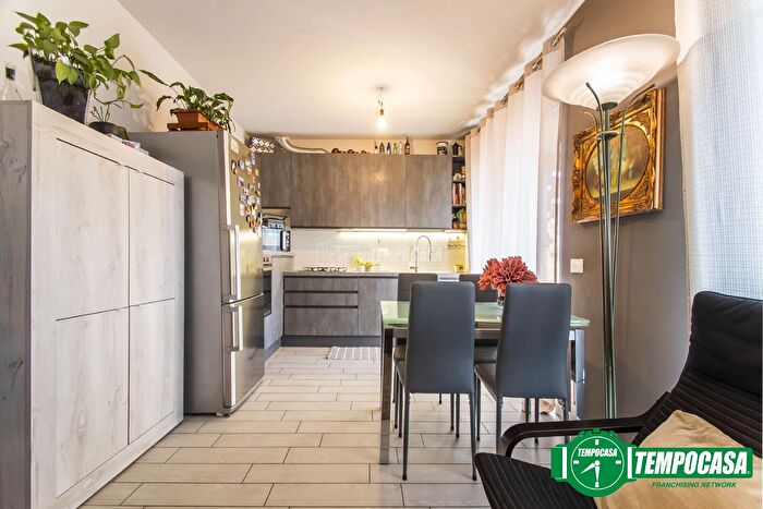 Appartamento quadrilocale in vendita in Via dei Tigli, Garbagnate Milanese