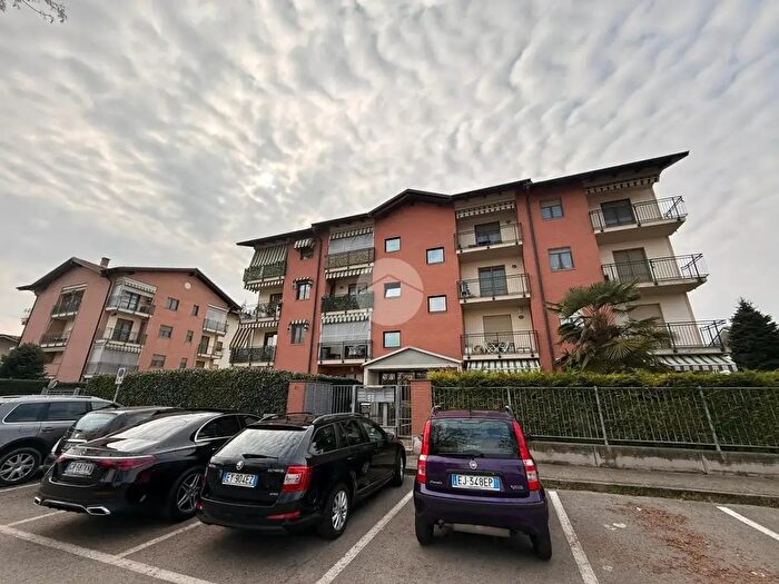 Appartamento trilocale in vendita in Viale Barbaroux, Carmagnola