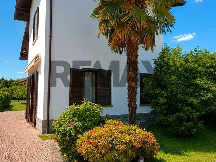 Casa con 5 locali in vendita in Via del Gaggiolo, Casalzuigno