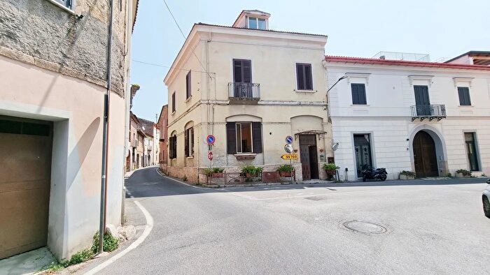 Casa con 5 locali in vendita in Via Cupa dErcole, Caserta