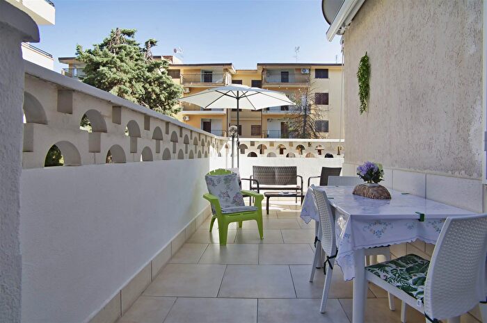 Appartamento bilocale in vendita in Roseto Capo Spulico