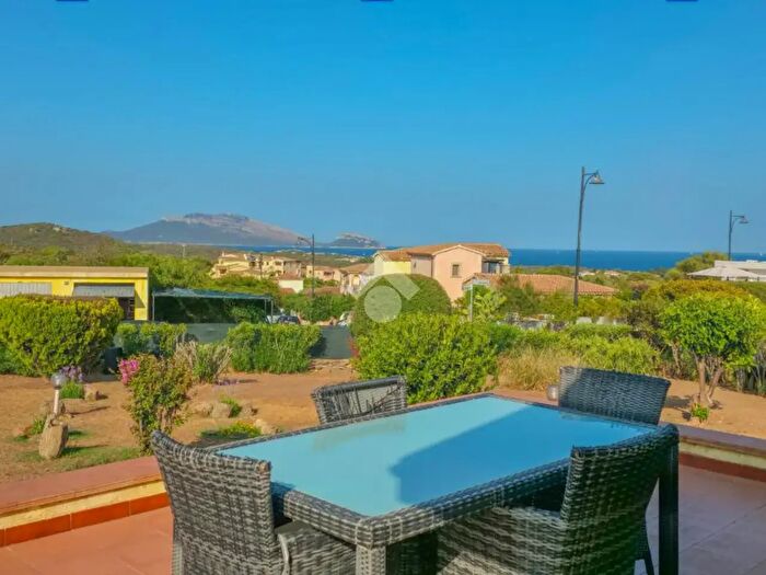 Casa trilocale in vendita in Via del Giglio, Olbia