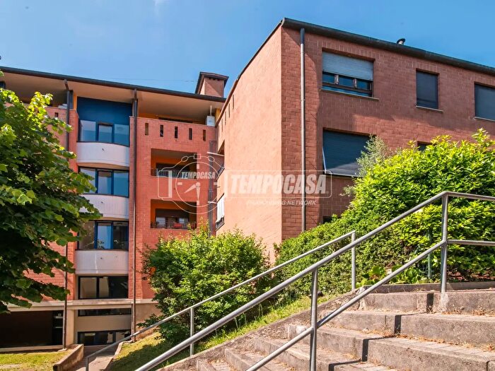 Appartamento quadrilocale in vendita in Via Mantegna Andrea G, Como