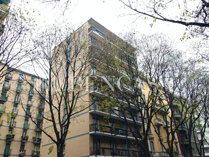 Appartamento trilocale in affitto in Via Teodosio, Città Studi, Milano