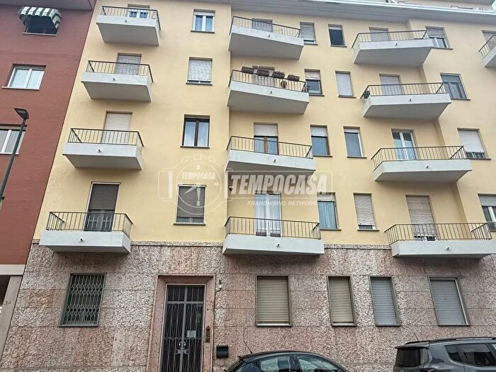 Appartamento trilocale in vendita in Via Ticino, Torino