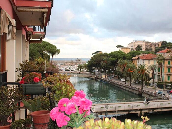 Appartamento con 5 locali in affitto in Diaz, Porto, Rapallo