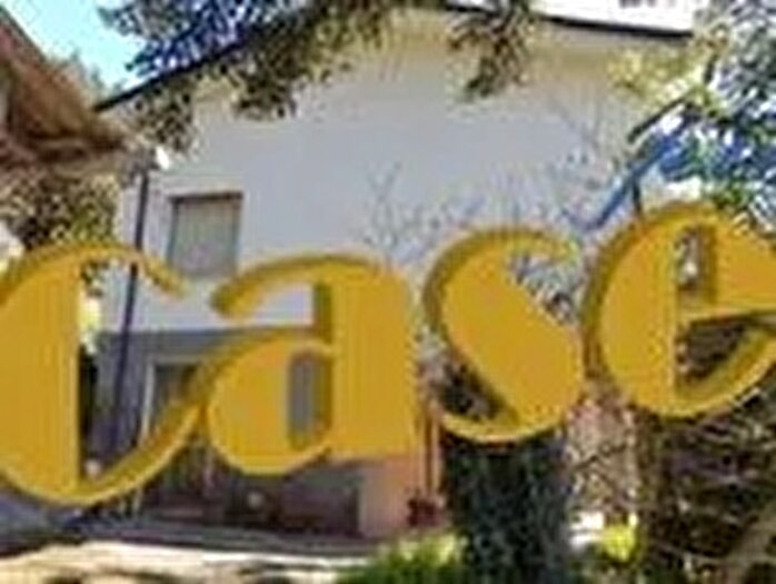 Casa con 11 locali in vendita in Camaiore