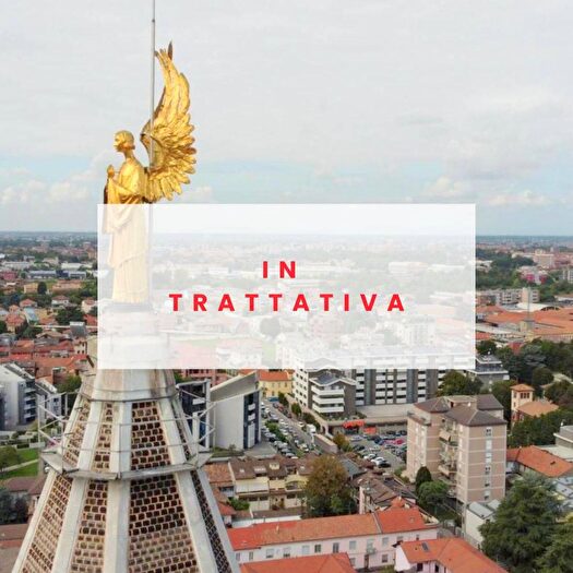 Appartamento con 10 locali in vendita in Via SantAntonio, Lissone