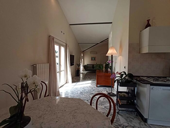 Appartamento con 5 locali in vendita in Viareggio