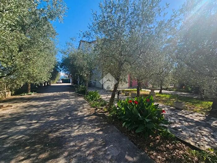 Casa con 5 locali in vendita in Frazione Budino, Foligno